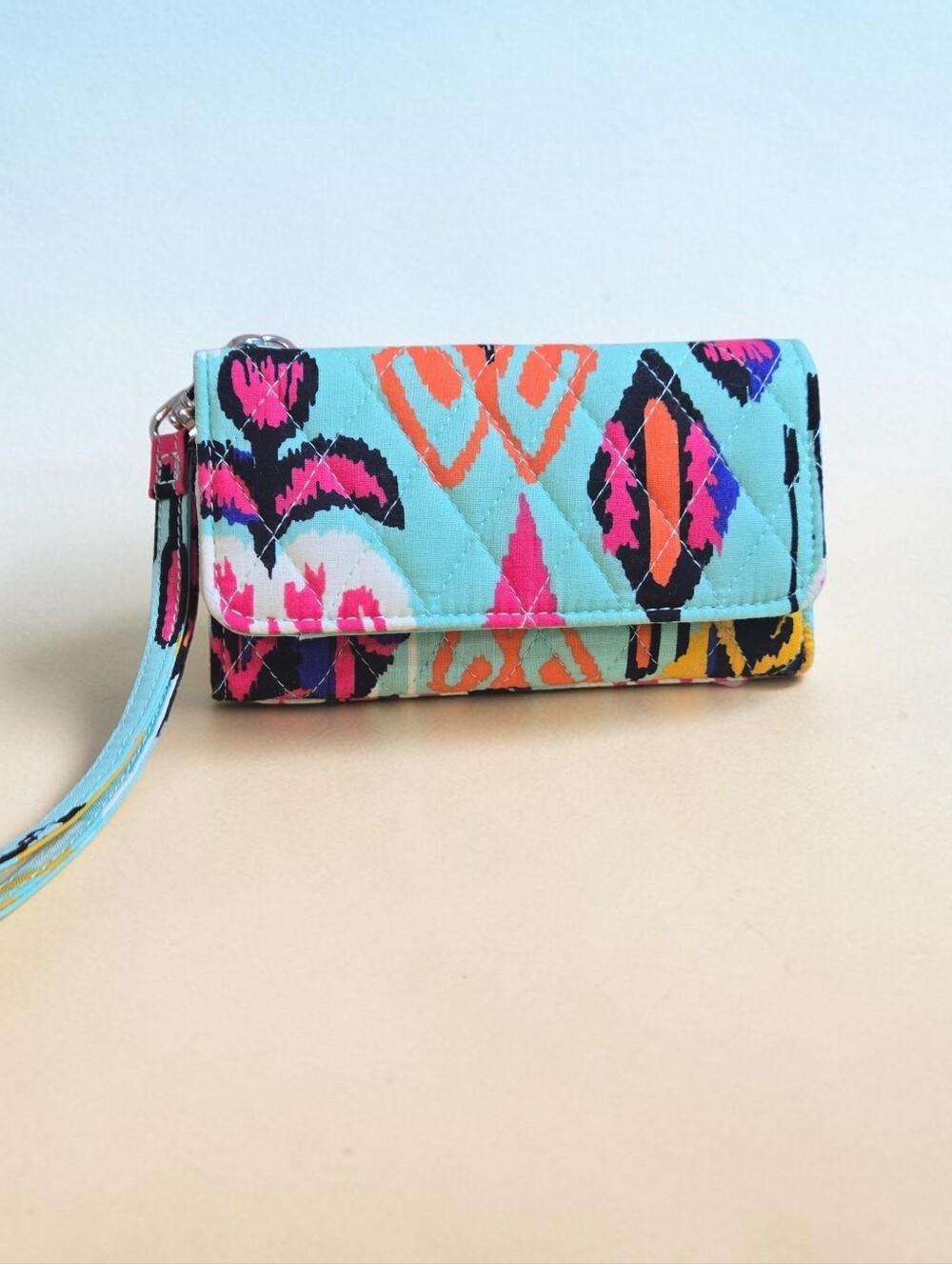 Vera Bradley bifold wristlet wallet